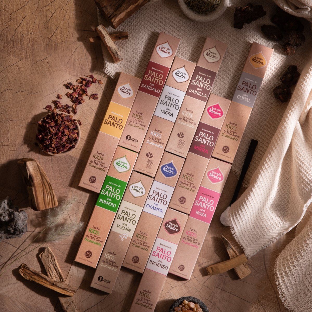 Sahumerio Palo Santo Variedades + Porta Sahumerio Wood - Sagrada Madre Chile