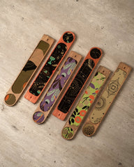 Sahumerio Palo Santo Variedades + Porta Sahumerio Wood - Sagrada Madre Chile